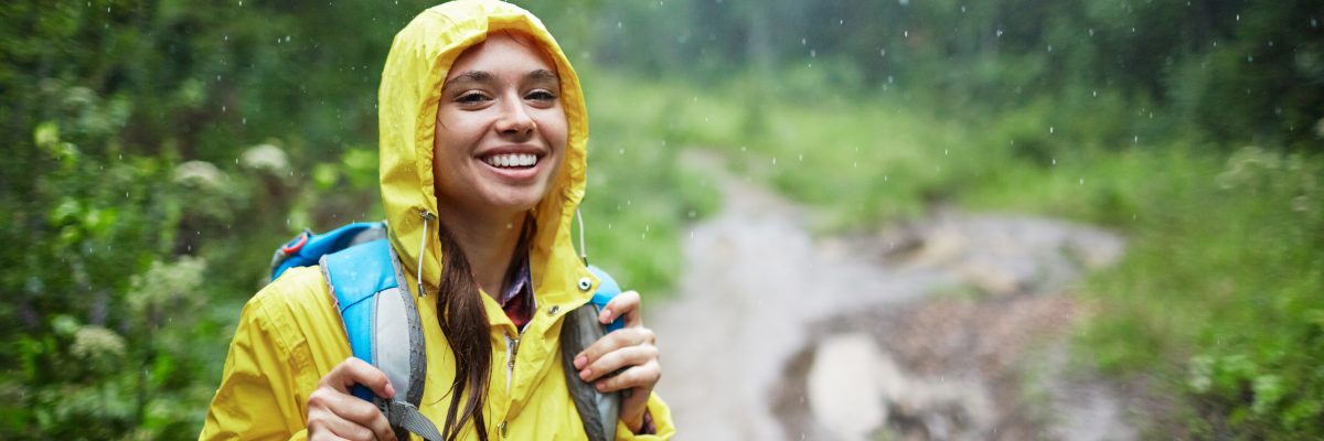 Ragazza sotto la pioggia